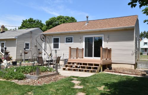 135 Martin Ln, Milwaukee WI 53207-4976 exterior