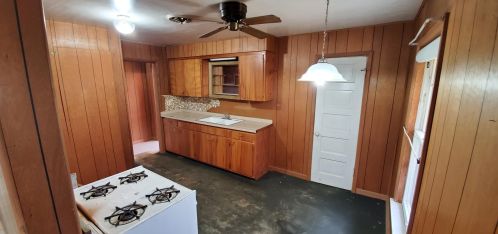 2131 G Ave, Kalamazoo MI 49004-1942 exterior