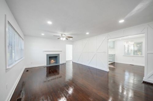 2100 Cascade Rd, Atlanta GA 30311-2830 exterior