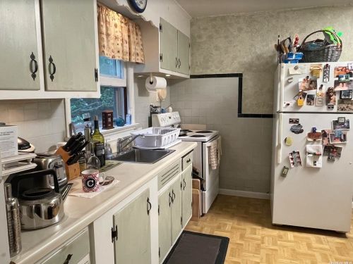 15 Richwood Pl, Huntington Station NY 11746-3228 exterior