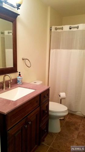 620 Plum Ter, Mahwah NJ  07430-3441 exterior