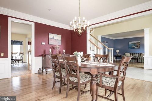 204 Deep Trail Ln, Rockville MD  20850-7753 exterior