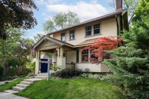 2414 Jarvis St, Milwaukee WI  53211-2128 exterior