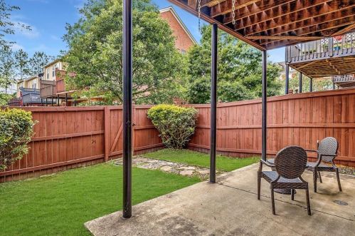 2406 Bridlewood Dr, Atlanta GA 30339-1969 exterior