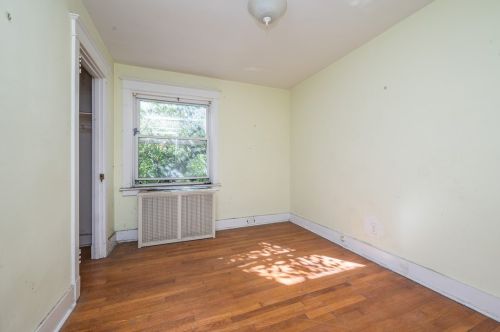 5735 Pocusset St, Pittsburgh PA 15217-2218 exterior