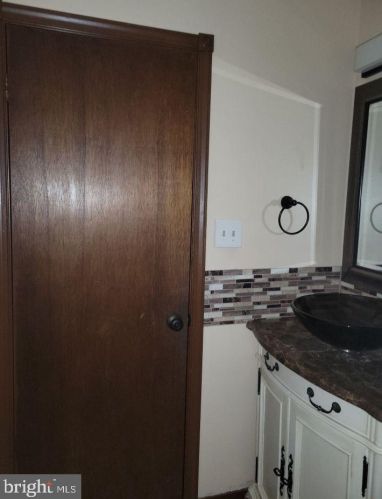 81 Buttonwood Ave, Pine Hill NJ 08021-6415 exterior