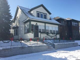 658 Charles Ave, Saint Paul MN  55104-2716 exterior