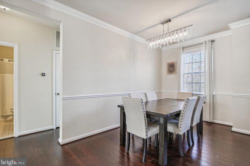 3570 Huntley Manor Ln, Alexandria VA  22306-5111 exterior