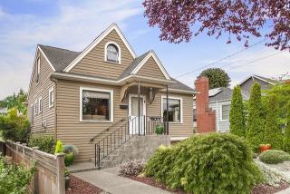 7537 17 Ave, Seattle WA  98115-4417 exterior