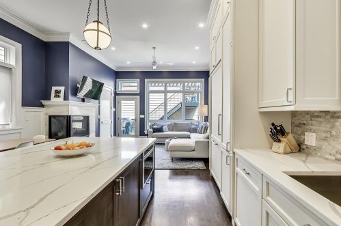 3619 Hermitage Ave, Chicago IL 60613-3506 exterior