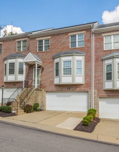 820 Highpointe Cir, Pittsburgh PA 15220-1854 exterior