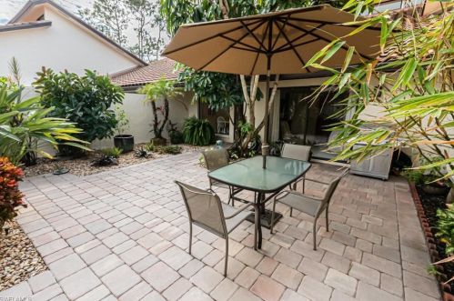 2124 Buckingham Ln, Naples, FL 34112-5413