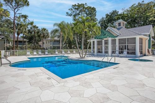 2827 Aintree Ln, Naples FL 34112-9300 exterior