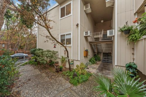 1898 Meridian Ave, San Jose CA  95125-5568 exterior