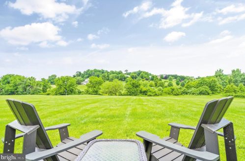 17675 Tobermory Pl, Leesburg VA 20175-7053 exterior