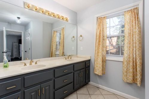 4596 Kingsgate Dr, Atlanta GA 30338-5933 exterior