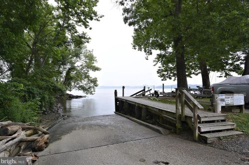 6340 Golf Crse Sq, Alexandria VA 22307-1225 exterior