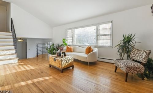 37 Conforti Ave, Town Center NJ  07052-2824 exterior