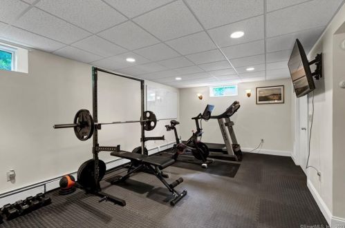 46 Eldridge St, Manchester CT 06040-5500 exterior