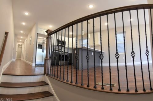 225 9 St, Newark NJ 07107-1907 exterior