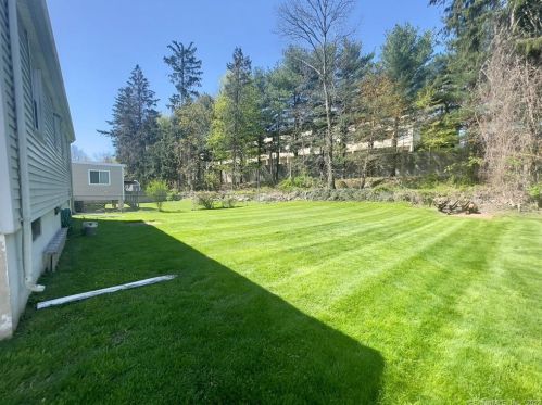 17 Arbor Dr, Norwalk CT 06854-3407 exterior