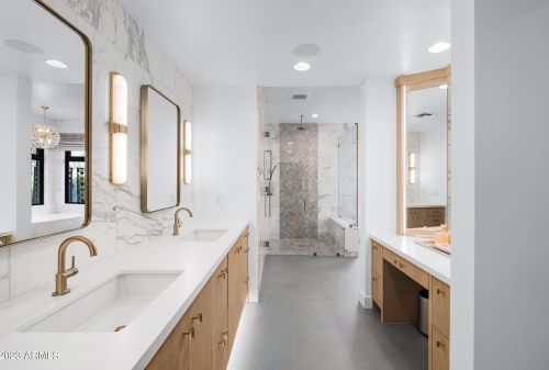 5841 Echo Canyon Cir, Phoenix AZ 85018-1243 exterior