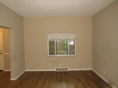 307 Lenox Ave, Pittsburgh PA  15221-4321 exterior