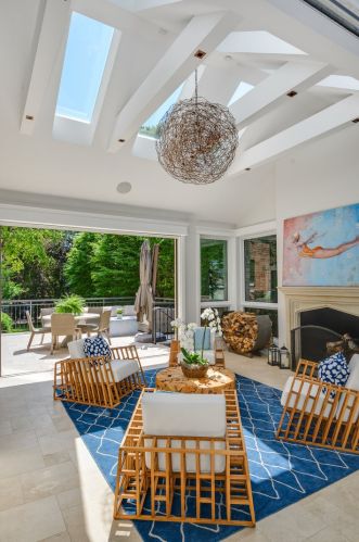 3720 Greenview Ave, Chicago IL 60613-3610 exterior