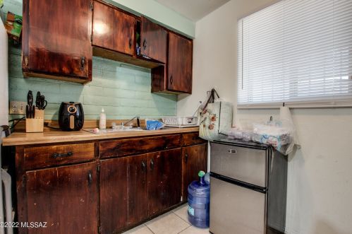 5040 17 St, Tucson AZ 85719-6766 exterior