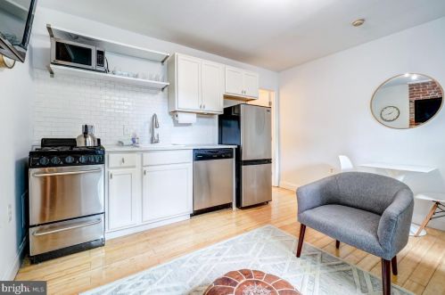 1212 Maryland Ave, Washington DC 20002-5570 exterior