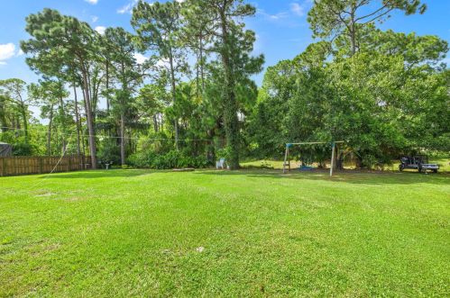 1802 Hickock Ter, Fort Pierce FL 34953-1111 exterior