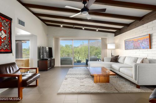 2106 Camino El Ganado, Tucson AZ  85718-4108 exterior