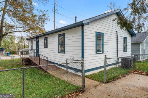 819 Humphries St, Atlanta GA 30312-2412 exterior