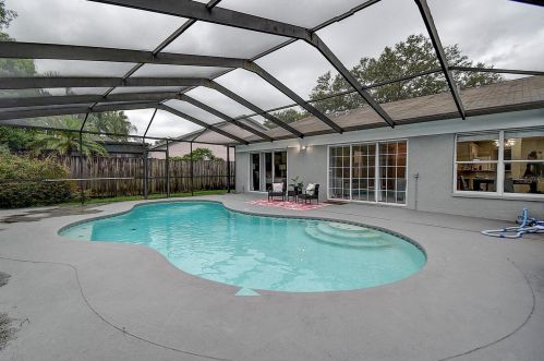 9759 Fox Hollow Rd, Tampa FL  33647-1831 exterior