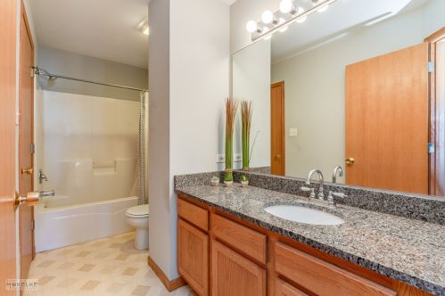 2325 Graystone Dr, Joliet IL 60431-8785 exterior