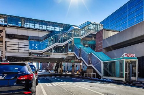 226 Clinton St, Chicago IL  60661-1345 exterior