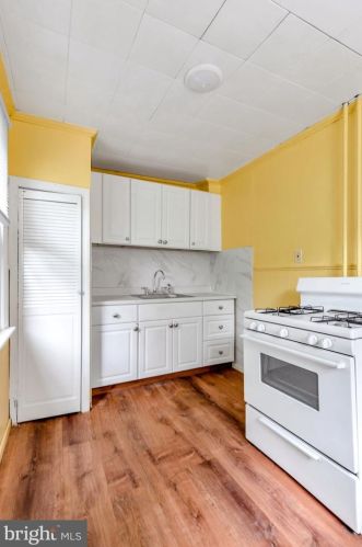 2230 69 St, Philadelphia PA 19142-1828 exterior