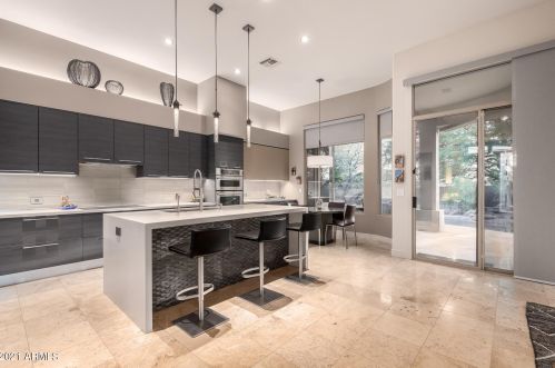 6508 25th Way, Phoenix AZ  85016-8934 exterior