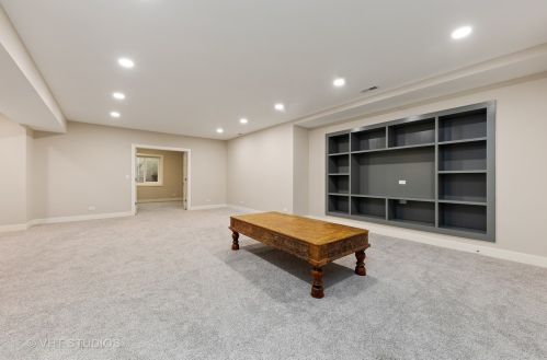 111 Clinton Ave, Elmhurst IL 60126-2906 exterior