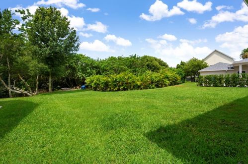 9624 Park Village Dr, Tampa FL  33626-5135 exterior