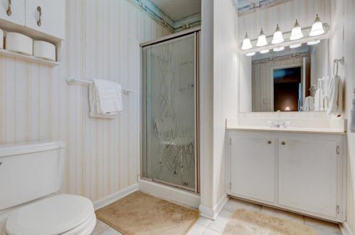 4 Pinewood Dr, Defuniak Springs FL 32433-4537 exterior