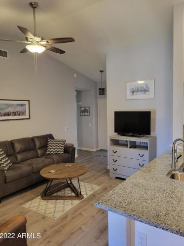 6750 Oakmont Dr, Chandler AZ  85249-8679 exterior