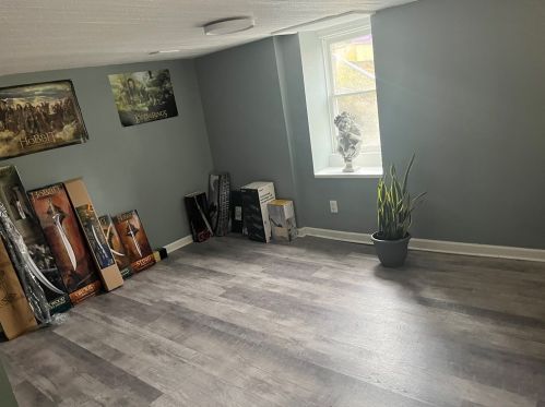 882 Center Rd, Pittsburgh PA  15239-1962 exterior