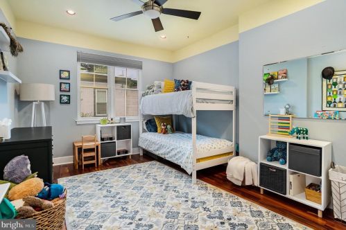 2225 Christian St, Philadelphia PA 19147-3710 exterior