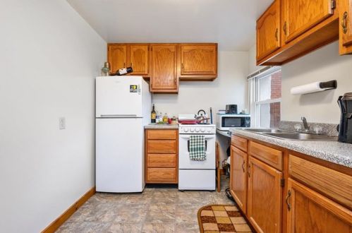 352 Garnet Way, Pittsburgh PA 15224-2005 exterior