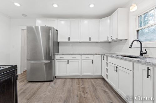 887 Barney Ave, Meskegon MI 49444-0017 exterior