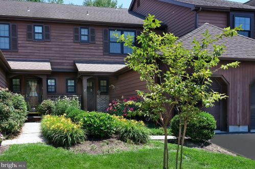 14 Danielle Ct, Trenton, NJ 08648-1449