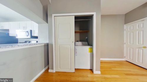 1325 19 St, Philadelphia PA 19146-4614 exterior