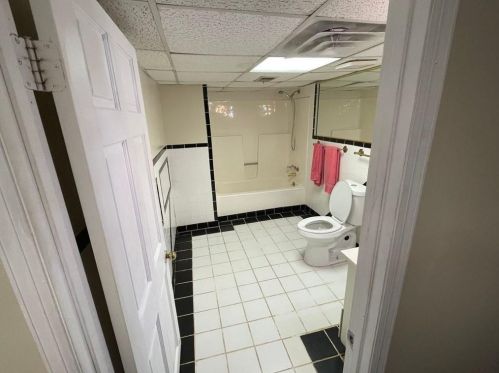 1698 Ml Acres Dr, Atlanta GA 30311-3808 exterior