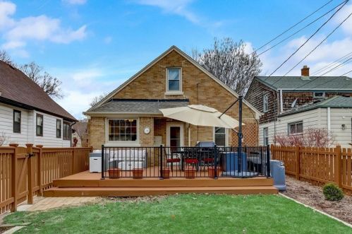 2472 73 St, Milwaukee WI 53213-1212 exterior